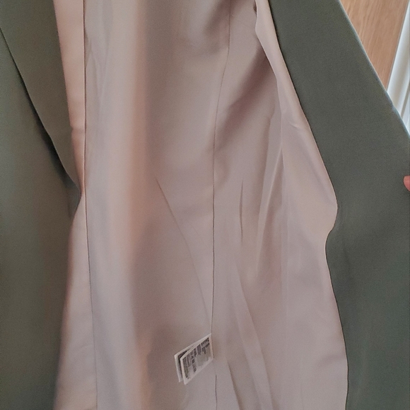 Blazer - Picture 4 of 4